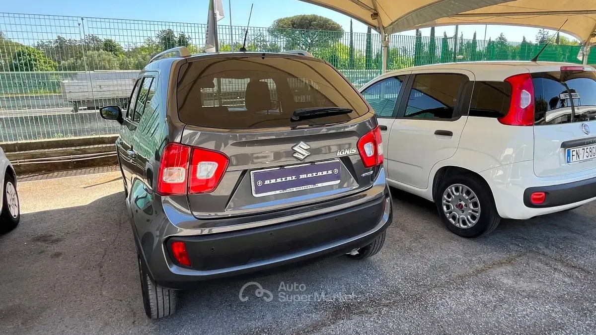 Usata Suzuki Ignis 90 CV (66 kW) 2020 Gray SUV