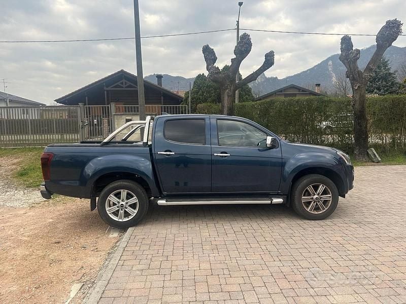 Usata Isuzu D-Max 164 CV (120 kW) 2019 Blu SUV