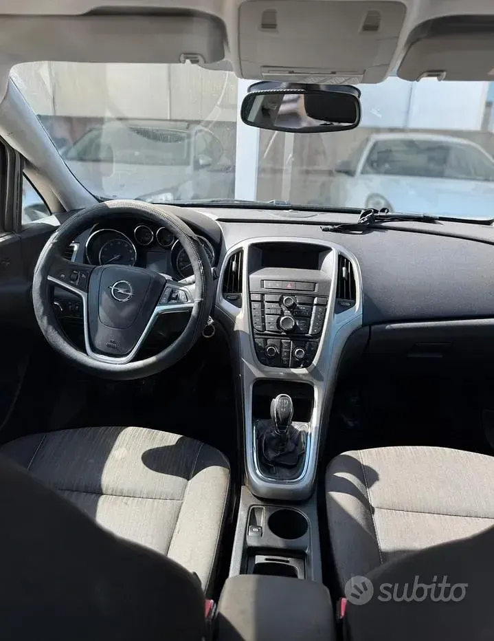 Usata Opel Astra 60 CV (44 kW) 2010 Grigio Berlina