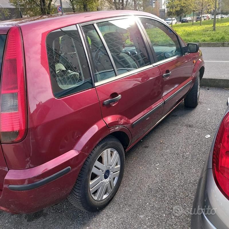 Usata Ford Fusion 101 CV (74 kW) 2003 Berlina