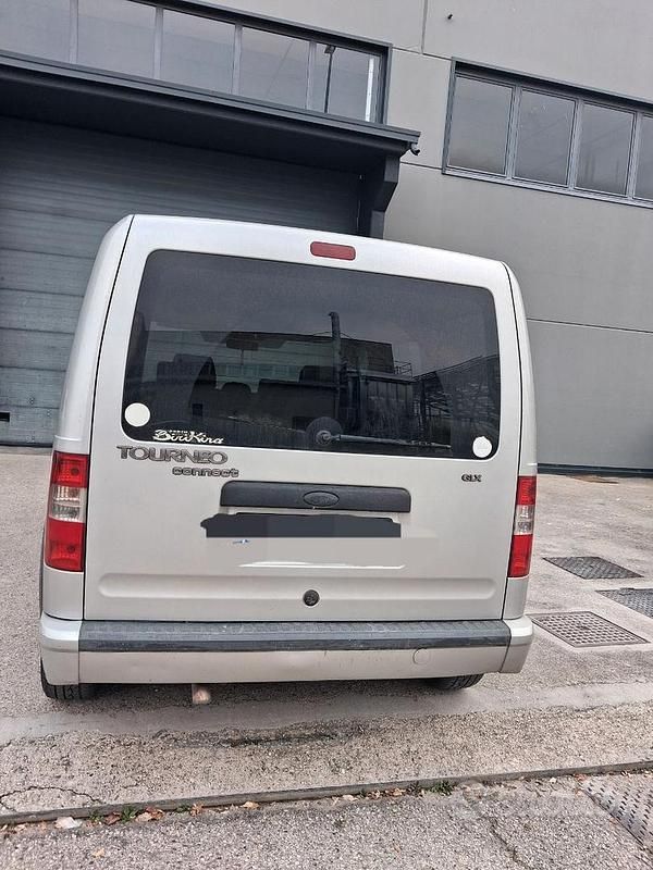 Usata Ford Tourneo Connect 90 CV (66 kW) 2007 Grigio Monovolume