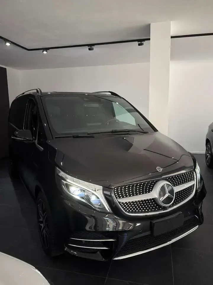 Usata Mercedes V300 Premium Plus 239 CV (175 kW) 2021 Nero Monovolume