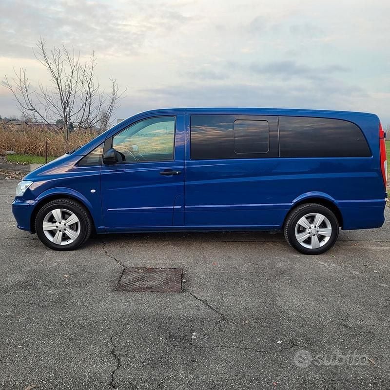 Begagnad Mercedes Vito 136 HK (100 kW) 2011 Blå Van