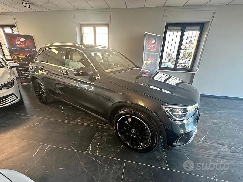 Usata Mercedes GLC200 Executive 163 CV (119 kW) 2019 Grigio SUV