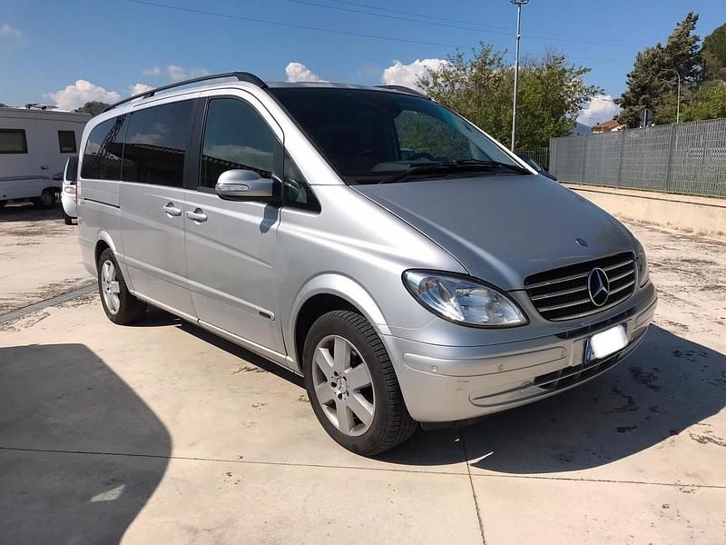 Grigio Usata 2008 Mercedes Viano Monovolume | 11.800 € (Buon prezzo) - Immagine 1/4