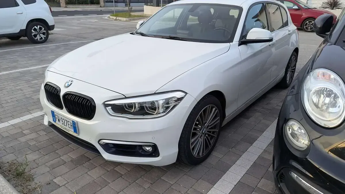Usata BMW 118 Efficient Dynamics 150 CV (110 kW) 2019 Bianco Utilitaria