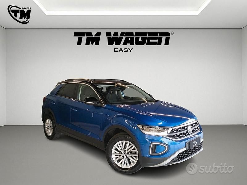 Usata VW T-Roc Life 116 CV (85 kW) 2022 Blu SUV