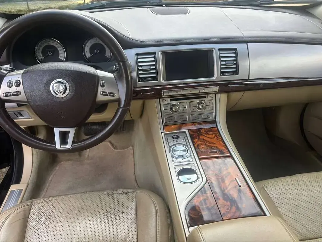Usata Jaguar XF Premium Luxury 238 CV (175 kW) 2009 Nero Berlina