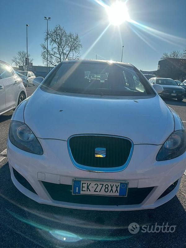 Usata Seat Leon 105 CV (77 kW) 2012 Bianco Berlina