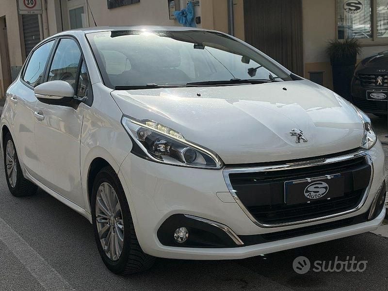 Usata Peugeot 208 Business-Line 82 CV (60 kW) 2017 Blu Utilitaria