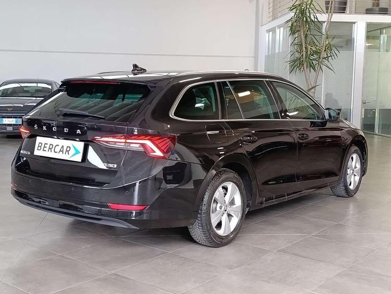 Usata Skoda Octavia Executive 150 CV (110 kW) 2023 Nero Station wagon