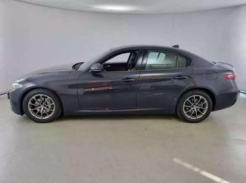 Usata Alfa Romeo Giulia Executive 160 CV (117 kW) 2018 Blu/azzurro Berlina