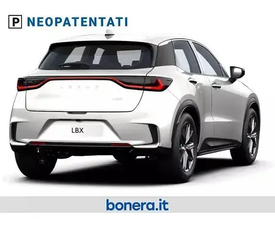 Nuova Lexus LBX 136 CV (100 kW) 2026 Bianco SUV