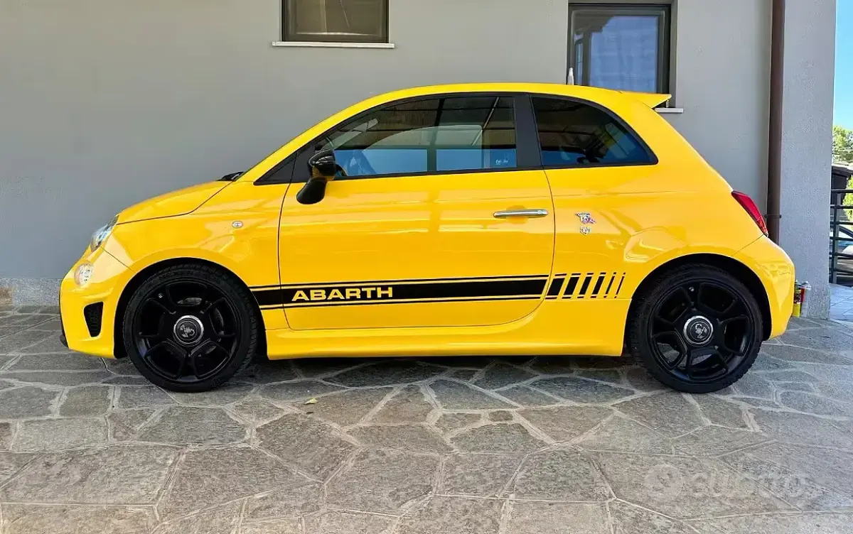 Usata Abarth 595 Pista 160 CV (117 kW) 2018 Giallo SUV