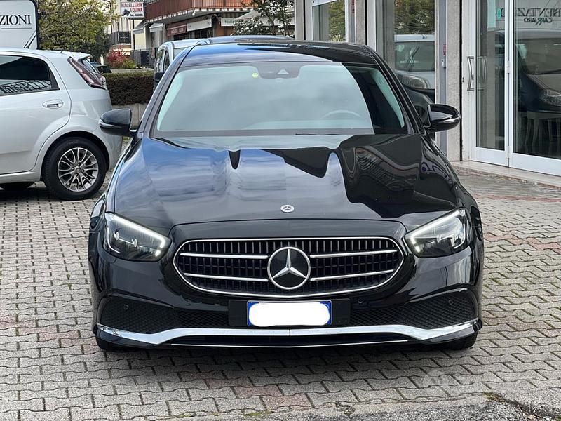 Usata Mercedes E220 Business 194 CV (142 kW) 2021 Nero Berlina