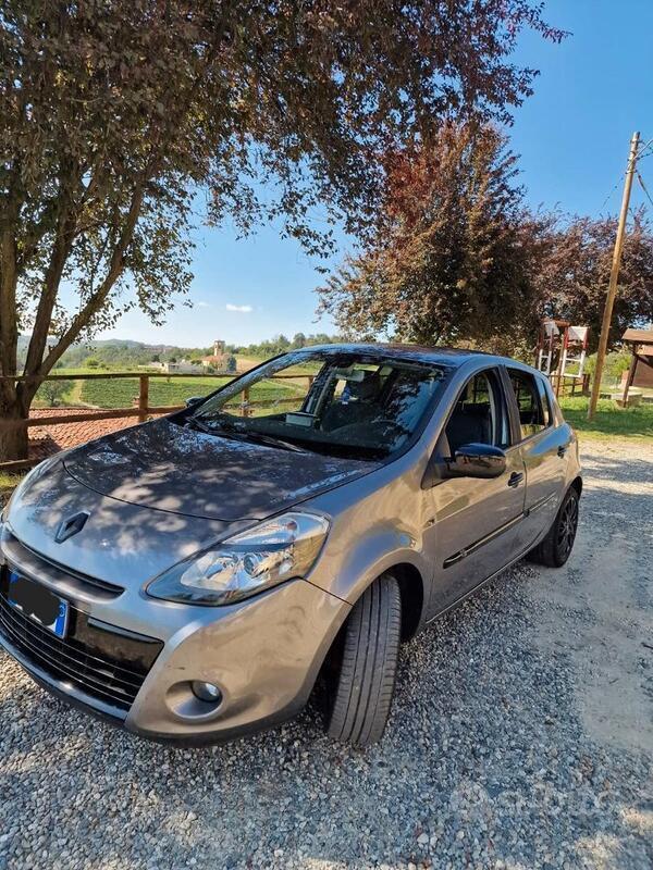 Usato 2010 Renault Clio III 1.1 Benzin 101 CV (5.000 €)