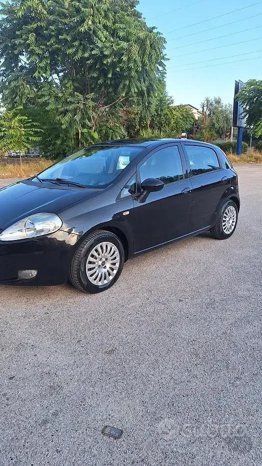 Usata Fiat Grande Punto 90 CV (66 kW) 2009 Nero Utilitaria