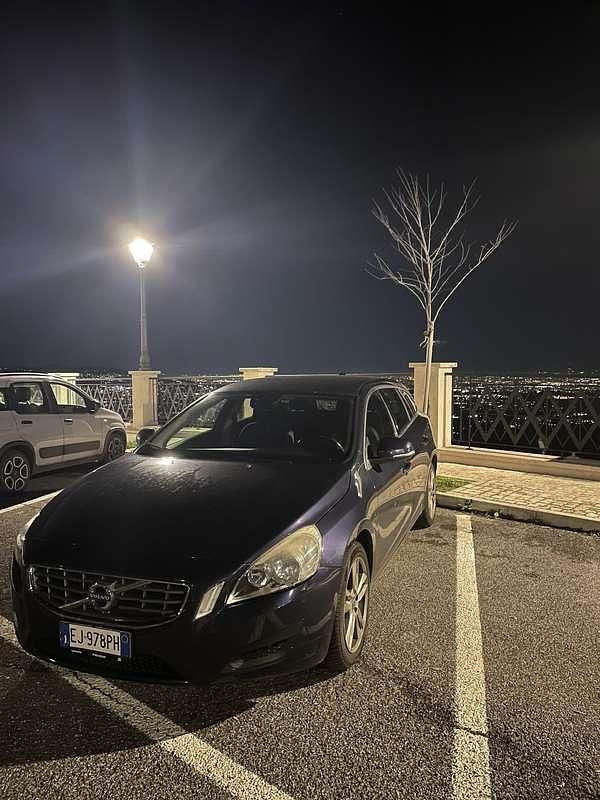 Usata Volvo V60 Kinetic 163 CV (119 kW) 2011 Station wagon