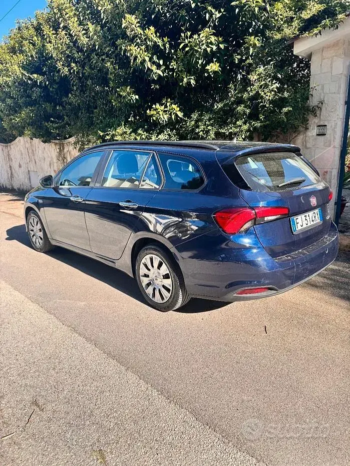 Usata Fiat Tipo 120 CV (88 kW) 2017 Blu Station wagon