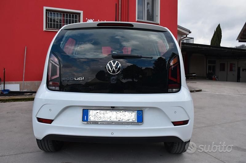 Begagnad VW up! Move 68 HK (50 kW) 2021 Vit Halvkombi