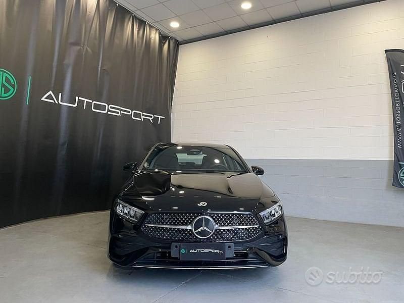 Usata Mercedes A180 AMG line 136 CV (100 kW) 2024 Nero Berlina