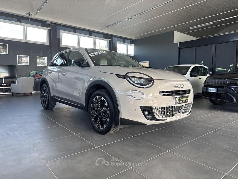 Usata Fiat 600 La Prima 110 CV (80 kW) 2024 Beige SUV