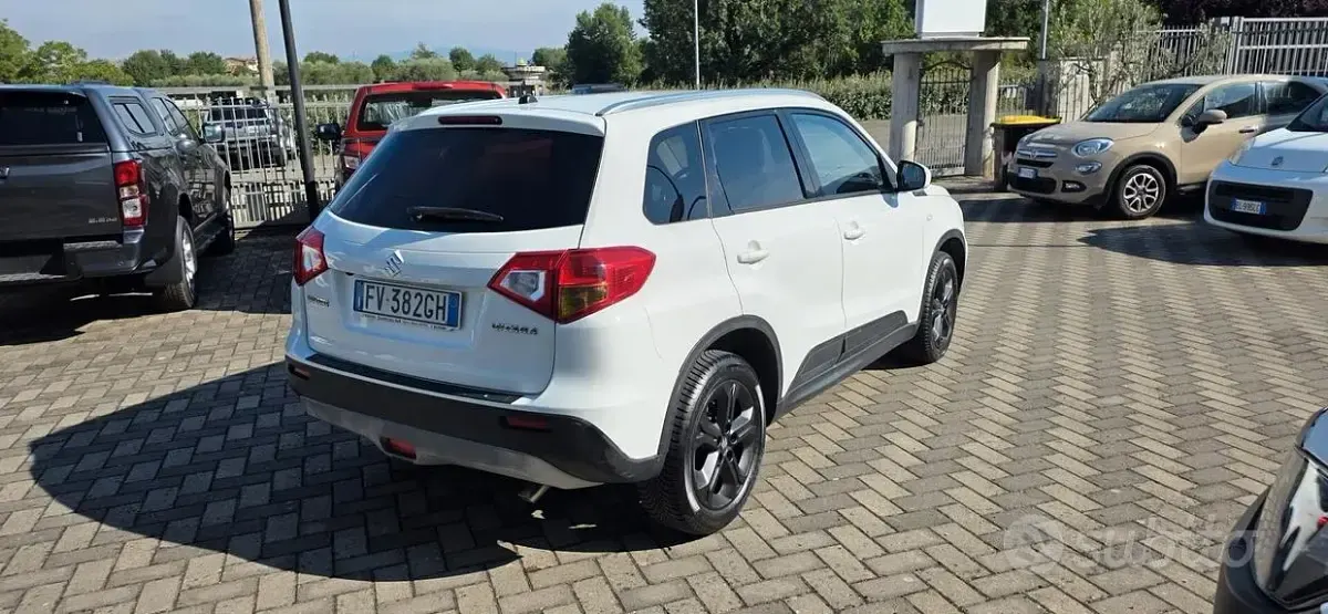 Usata Suzuki Vitara Cool 120 CV (88 kW) 2016 Bianco SUV