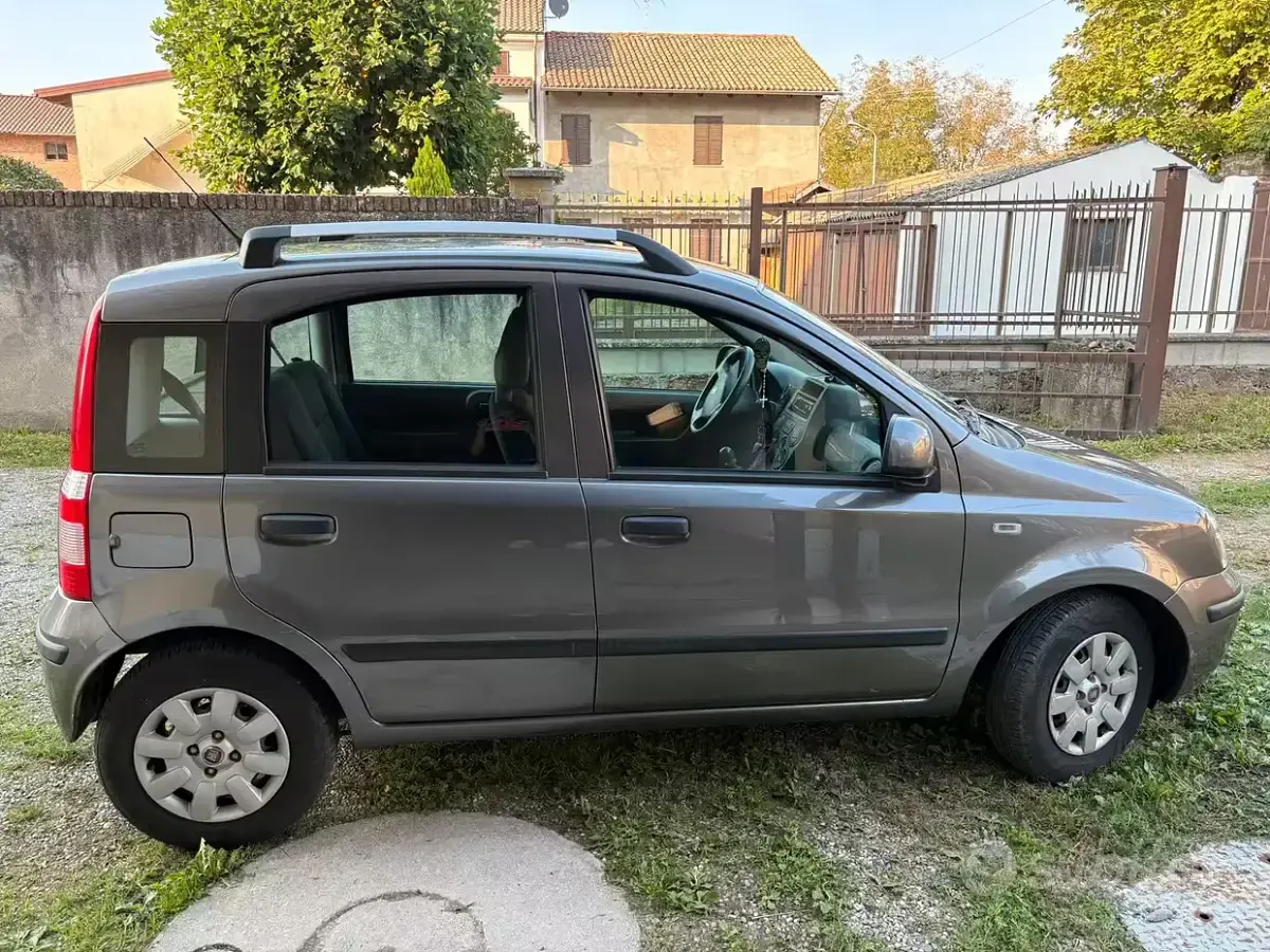 Usata Fiat Panda Dynamic 69 CV (50 kW) 2011 Grigio Utilitaria