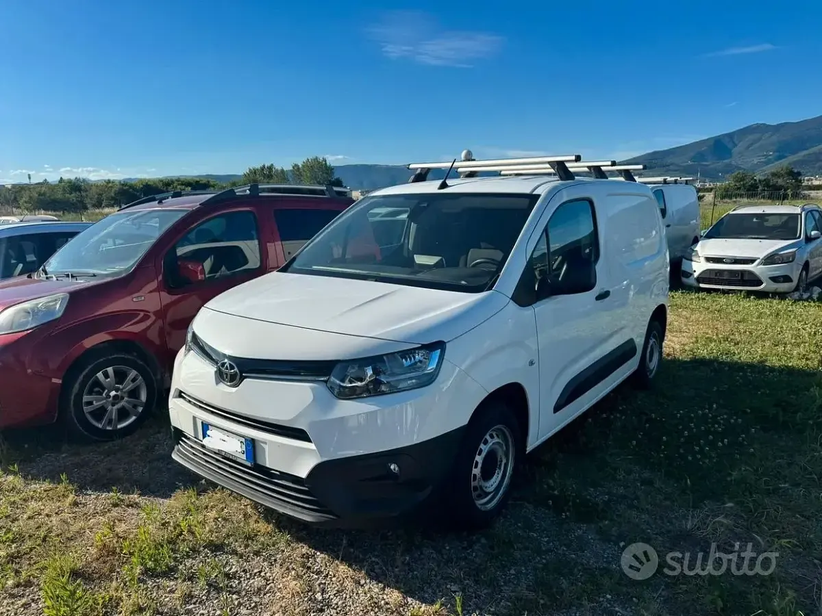 Usata Toyota Proace City City 102 CV (75 kW) 2021 Bianco Monovolume