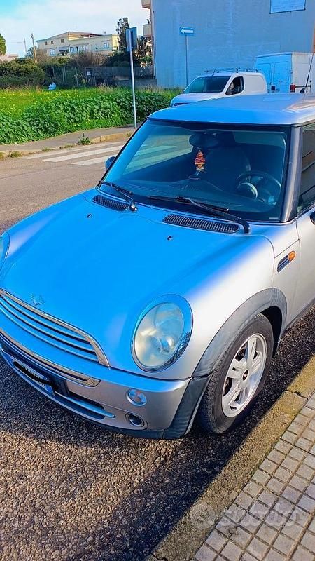 Usata Mini ONE 90 CV (66 kW) 2004 Grigio Utilitaria