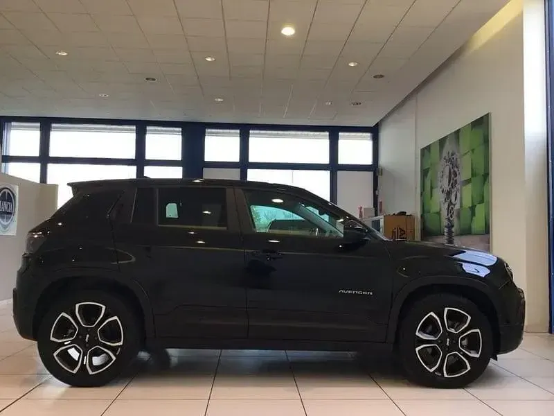 Usata Jeep Avenger EV 114 kW (156 CV) 2025 Nero SUV