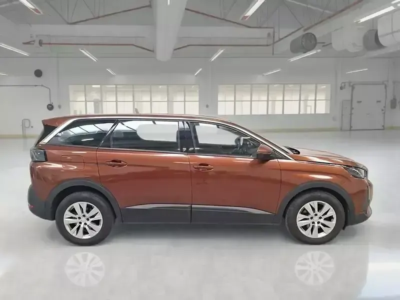 Usata Peugeot 5008 Business-Line 130 CV (95 kW) 2021 SUV
