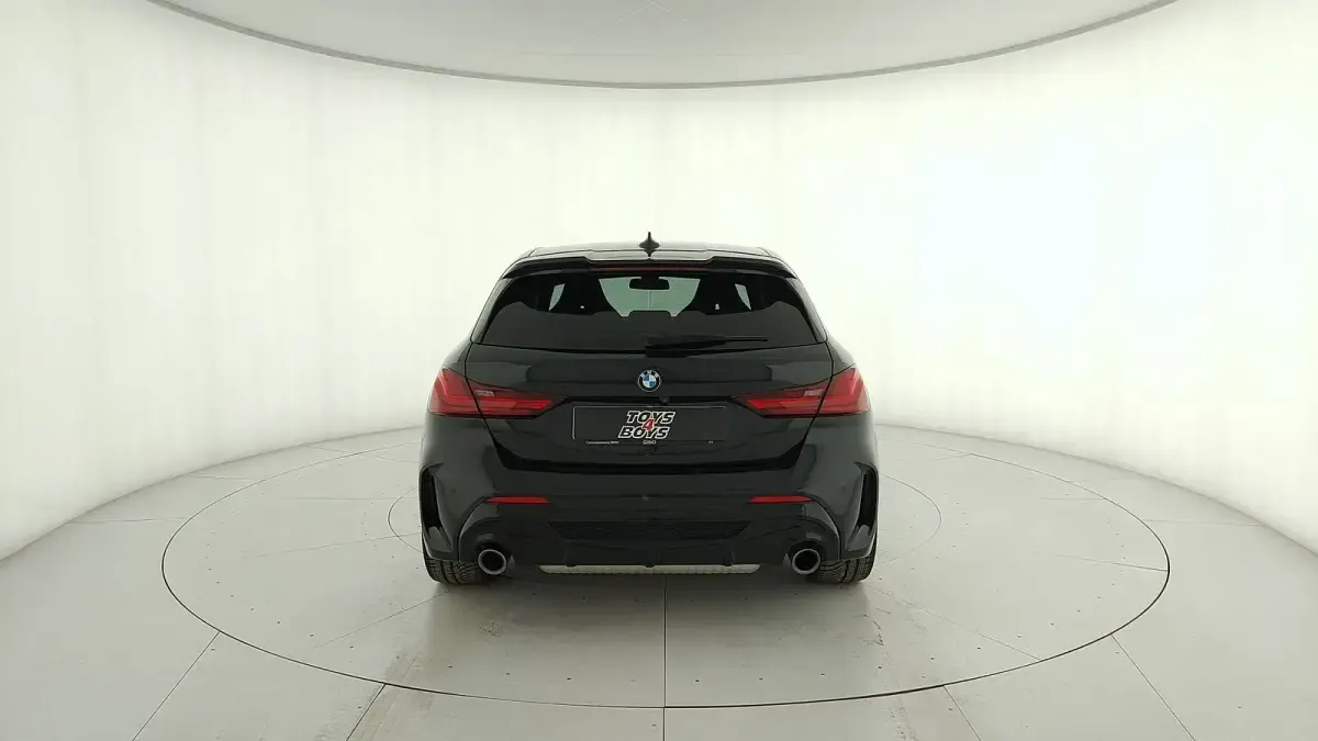 Usata BMW M135 Comfort Edition 306 CV (225 kW) 2022 Nero Utilitaria