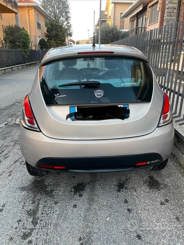 Usata Lancia Ypsilon Gold 69 CV (50 kW) 2012 Utilitaria