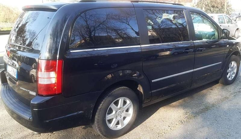 Usata Chrysler Grand Voyager Touring 163 CV (119 kW) 2010 Nero Monovolume