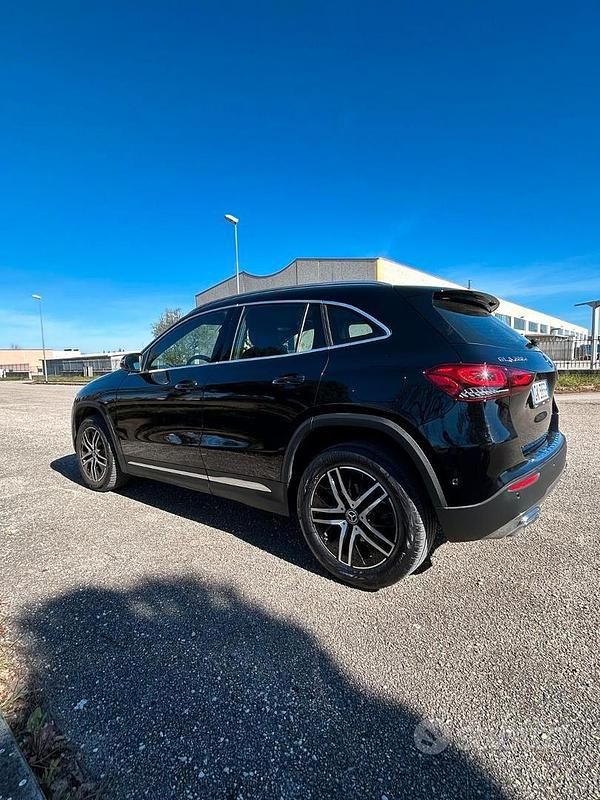 Usata Mercedes GLA200 150 CV (110 kW) 2022 SUV