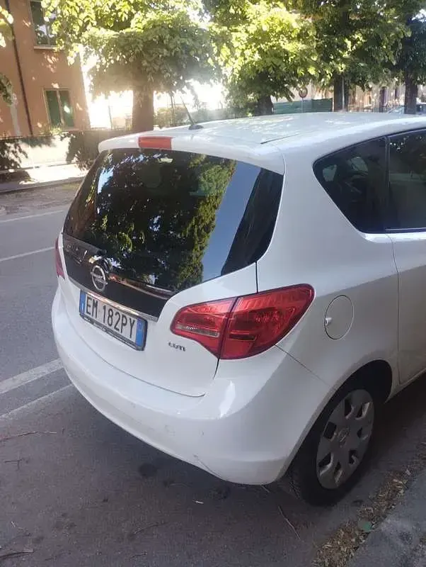 Usata Opel Meriva Cosmo 110 CV (80 kW) 2012 Monovolume