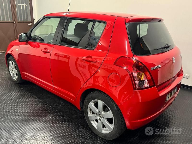 Usata Suzuki Swift 92 CV (67 kW) 2008 Rosso Utilitaria