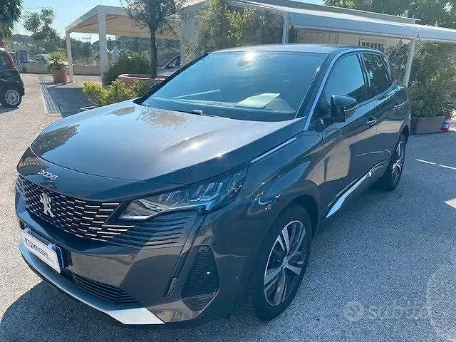 Usata Peugeot 3008 Allure 131 CV (96 kW) 2023 Grigio SUV