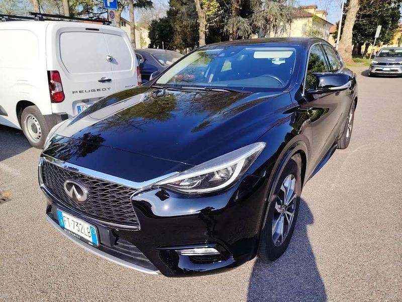 Usata 2018 Infiniti Q30 Business Due volumi | 13.500 € (Buon prezzo) - Immagine 1/4