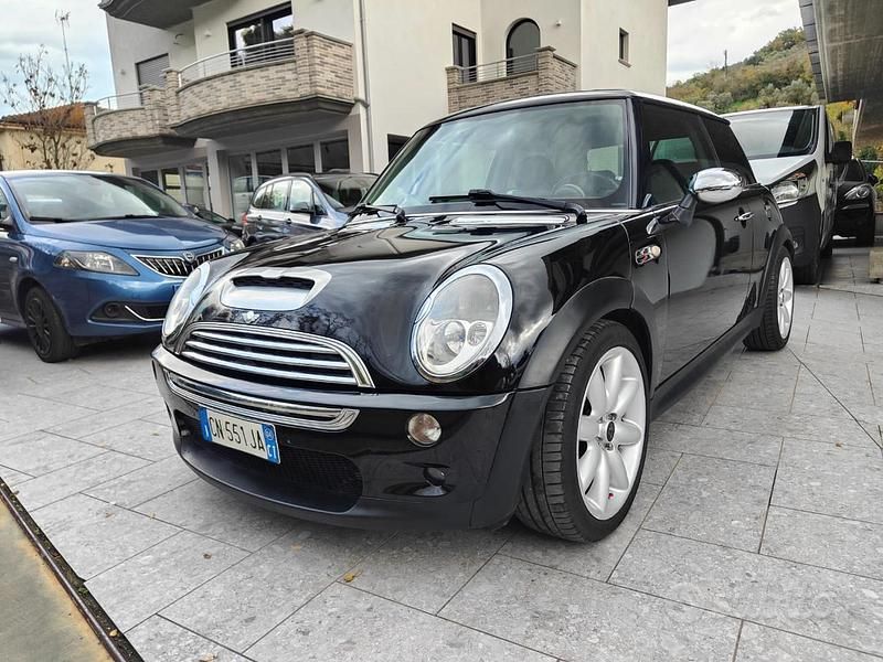 Nero Usata 2004 Mini Cooper S Due volumi | 6500 € (Cara) - Immagine 1/4