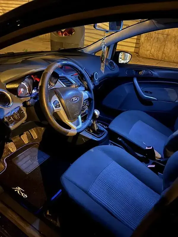 Usata Ford Fiesta 60 CV (44 kW) 2011 Bluazzurro Berlina