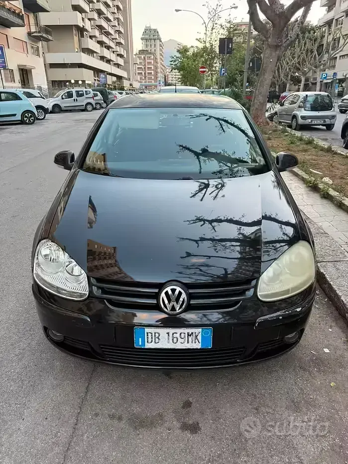Begagnad VW Golf IV Sportline 105 HK (77 kW) 2006 Svart Sedan