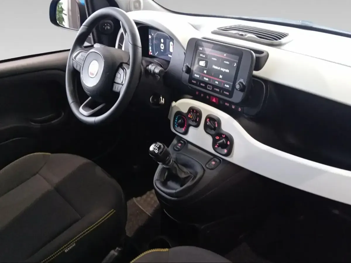 Usata Fiat Panda Cross 70 CV (51 kW) 2025 Blu Utilitaria