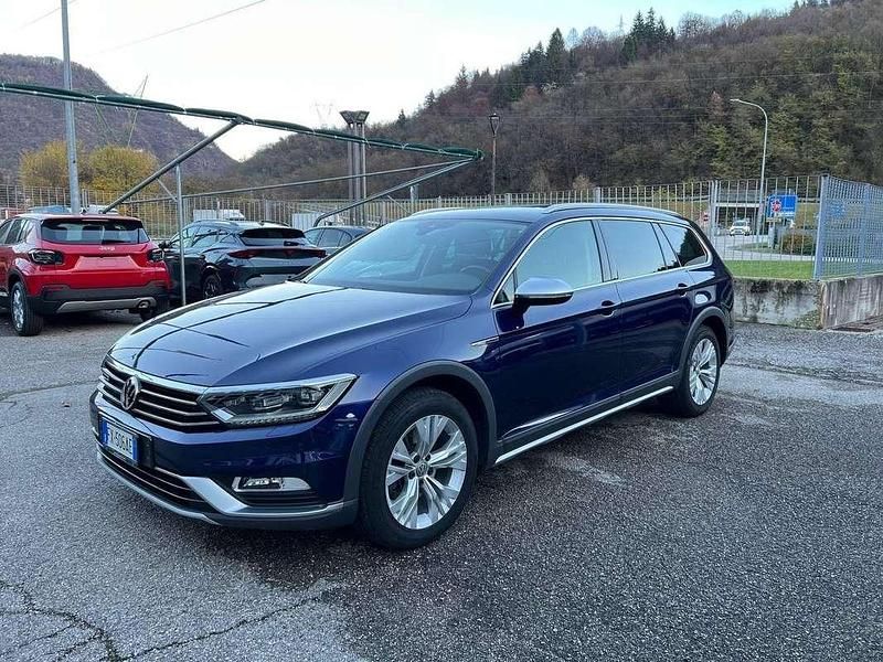 Usata VW Passat Alltrack 190 CV (139 kW) 2019 Blu/azzurro Station wagon