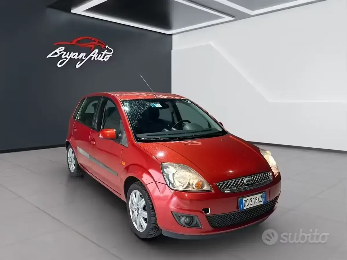 Brugt Ford Fiesta Ghia 75 HK (55 kW) 2007 Rød Hatchback