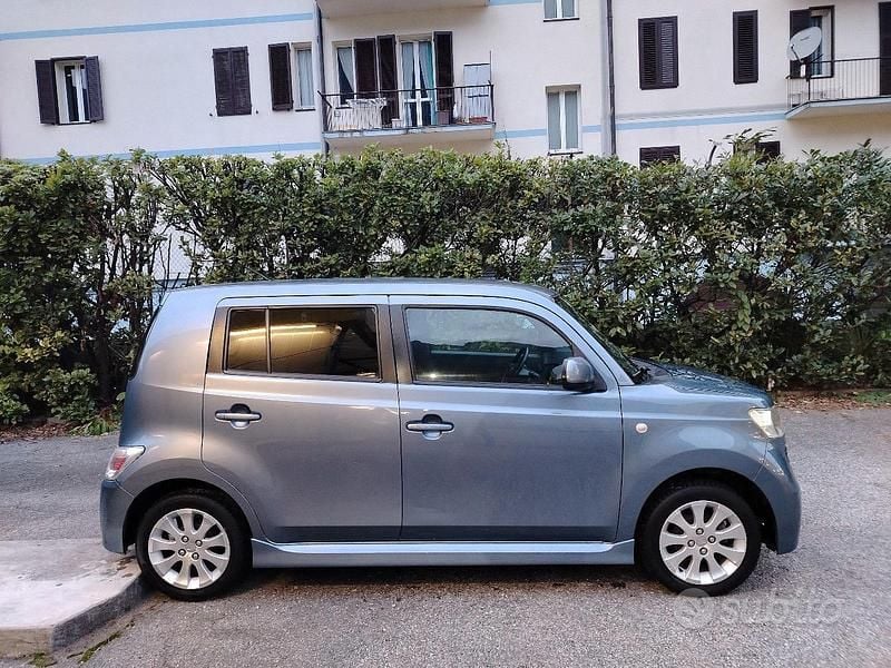 Usata Daihatsu Materia HIRO 103 CV (75 kW) 2010 Blu Monovolume