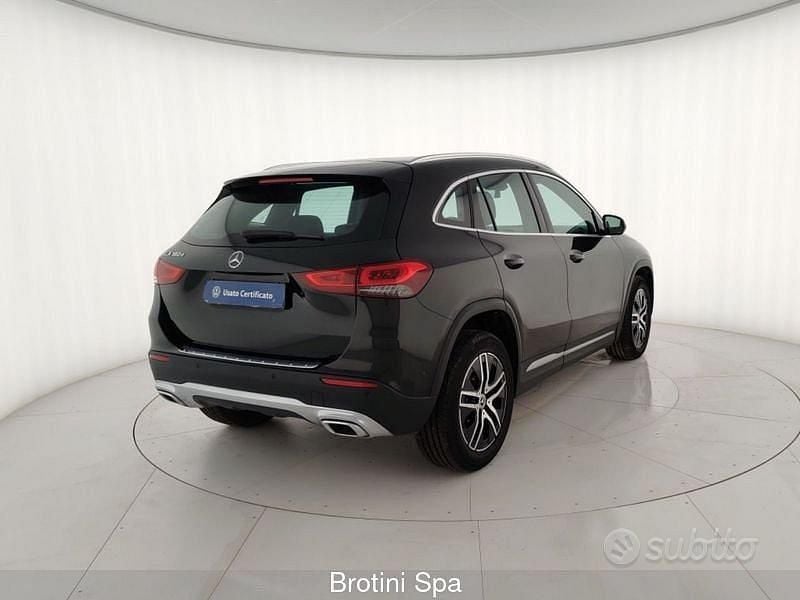 Usata Mercedes GLA180 116 CV (85 kW) 2022 Nero metallizzato SUV
