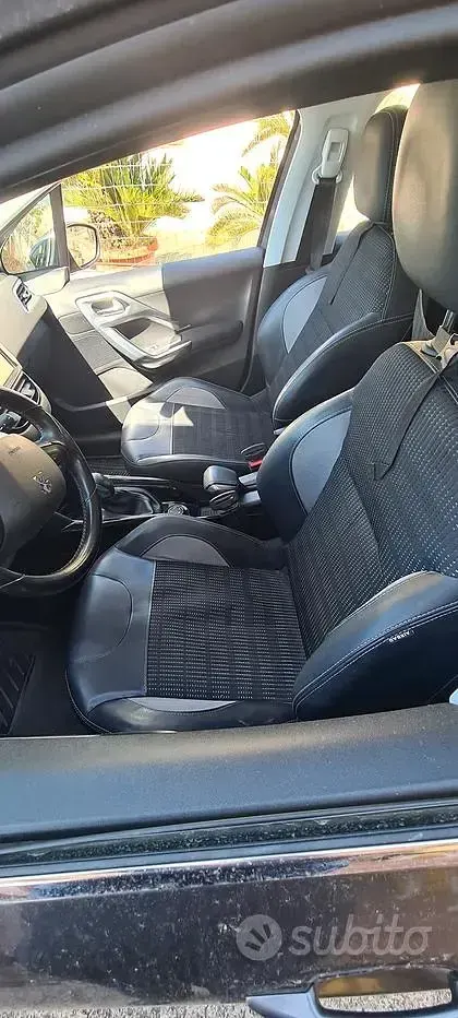 Usata Peugeot 2008 110 CV (80 kW) 2016 Grigio SUV