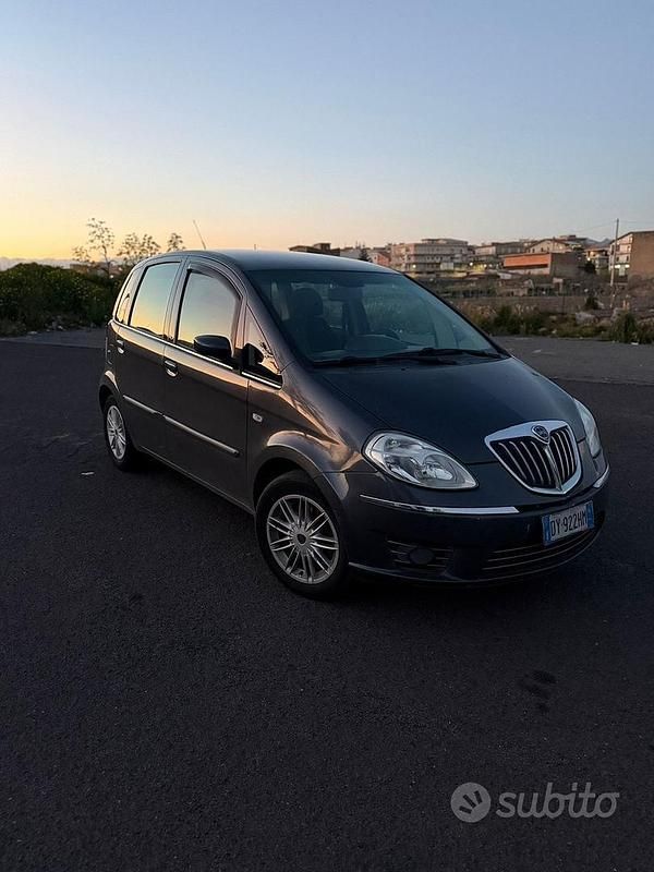 Usata Lancia Musa 2009 Grigio Monovolume